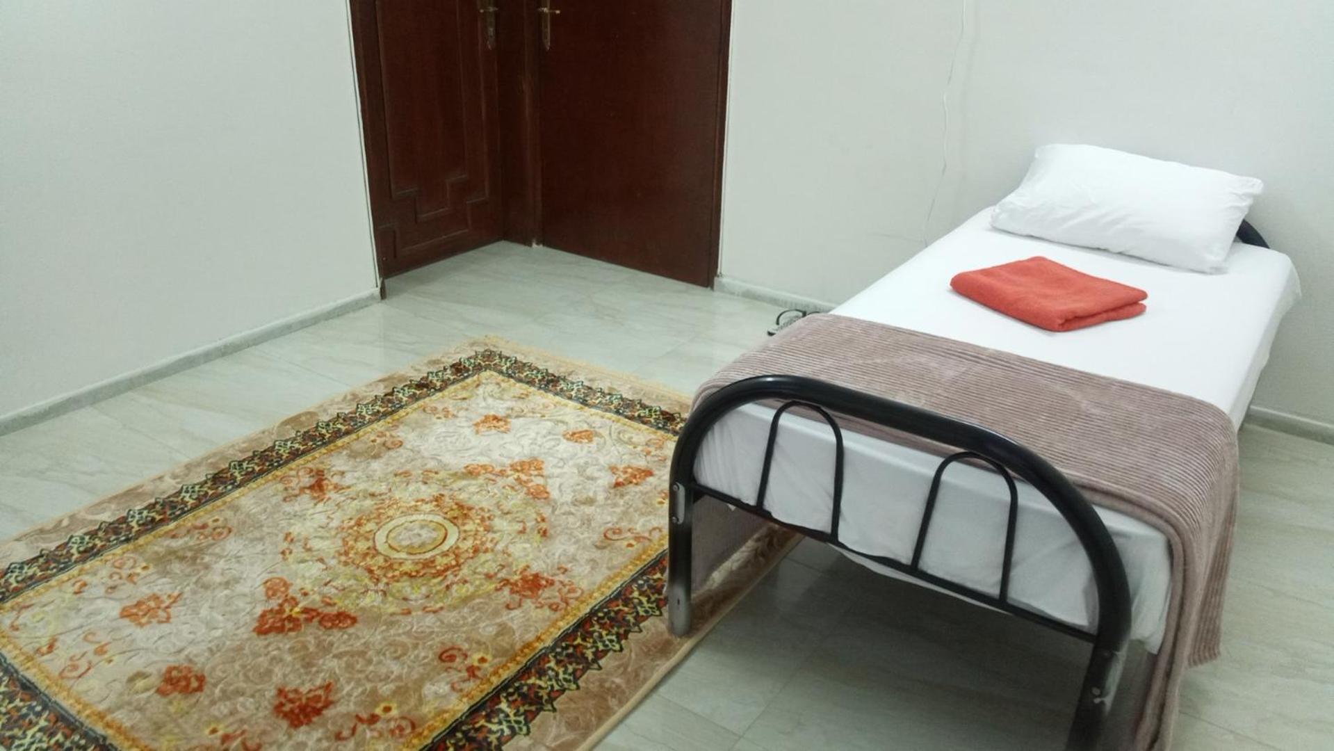 Salem House Hostel 니즈와 외부 사진