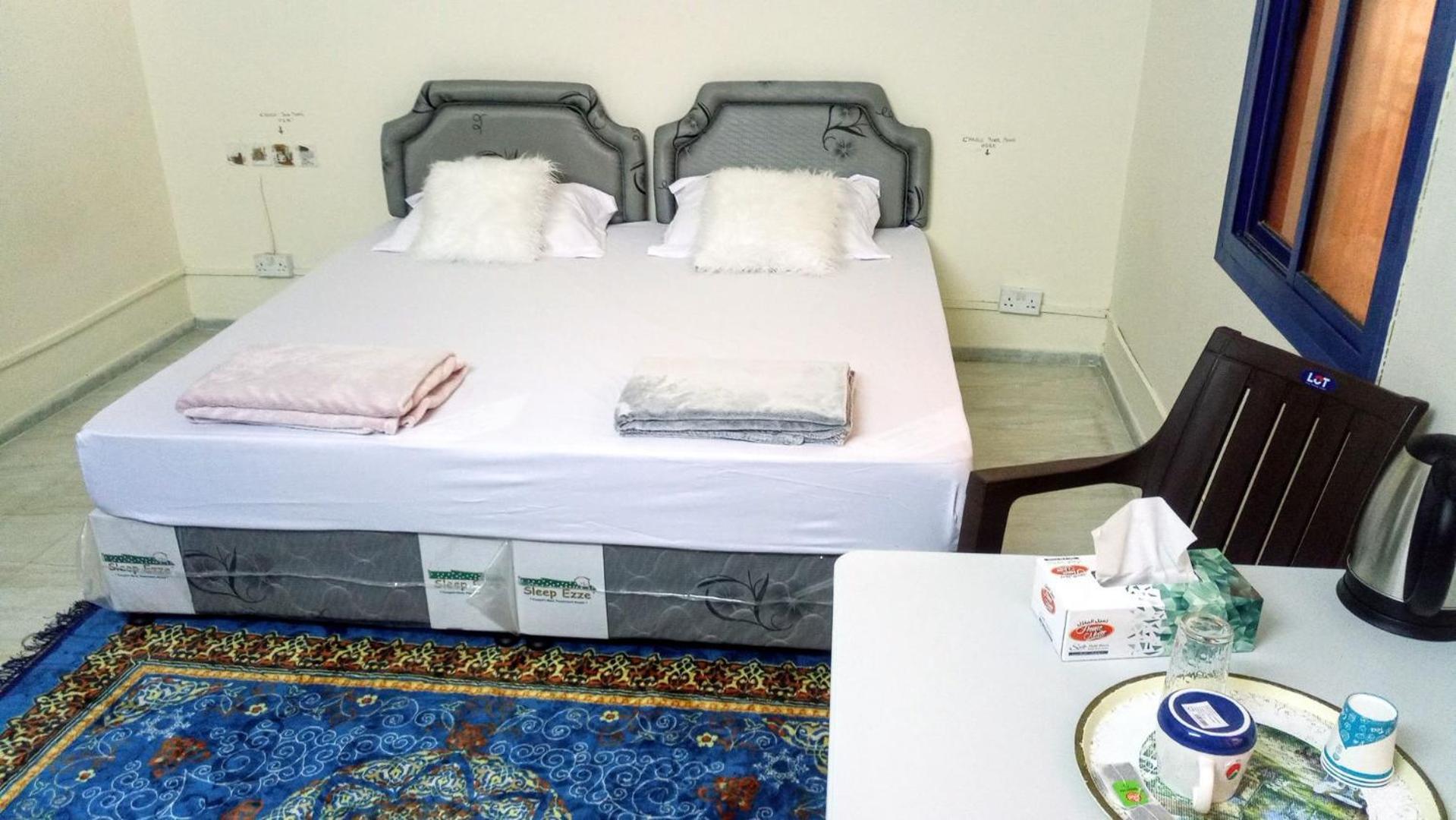 Salem House Hostel 니즈와 외부 사진