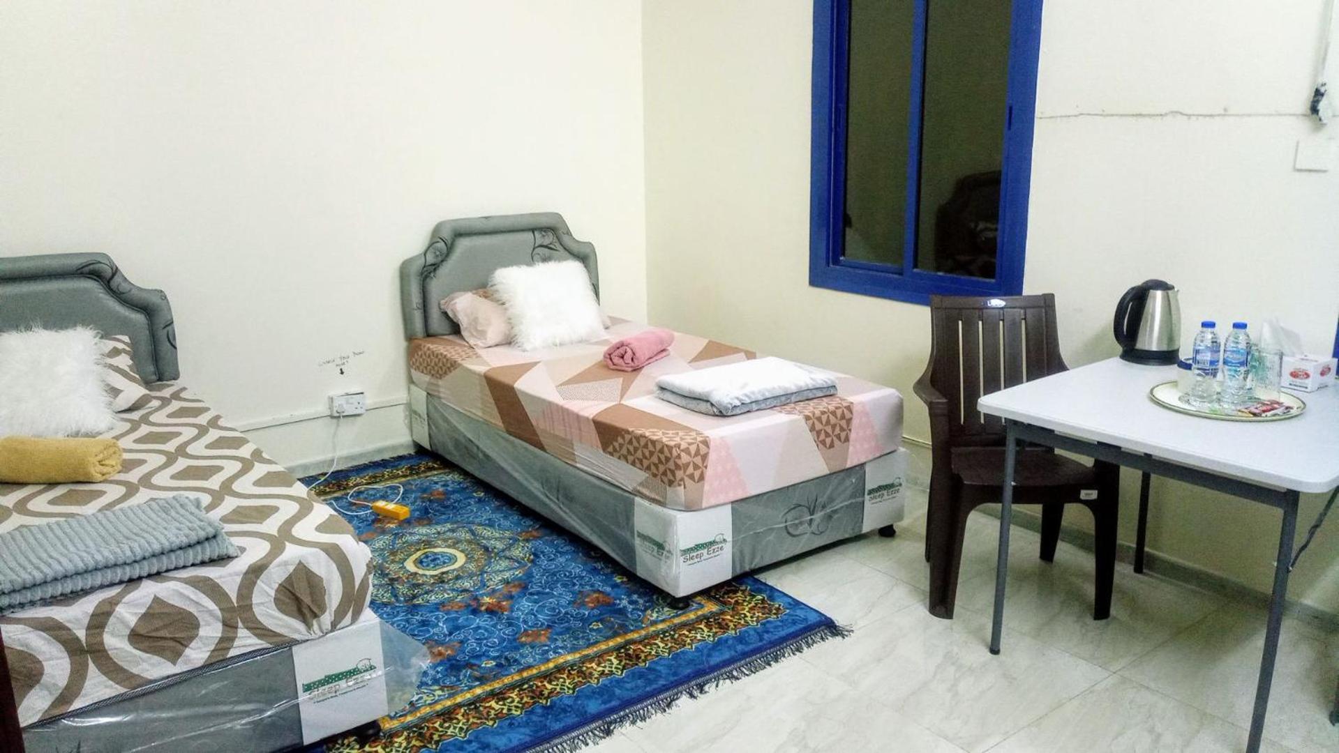 Salem House Hostel 니즈와 외부 사진